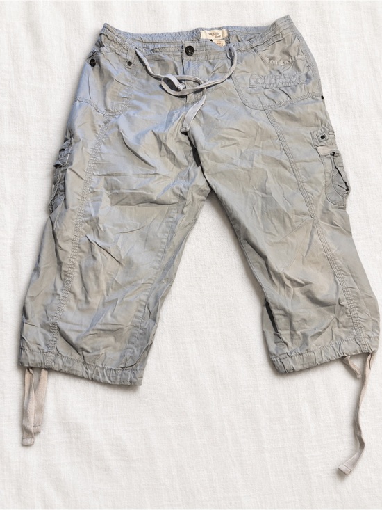 Liquid Pants - Liquid Casual Light Gray Drawstring Cargo Capris size 9/10